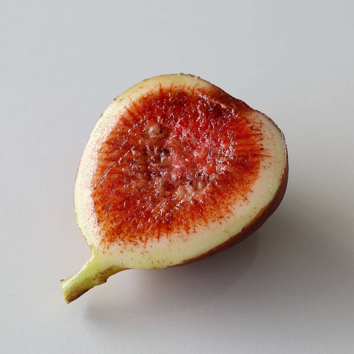 食べられない いちじく 縦切り