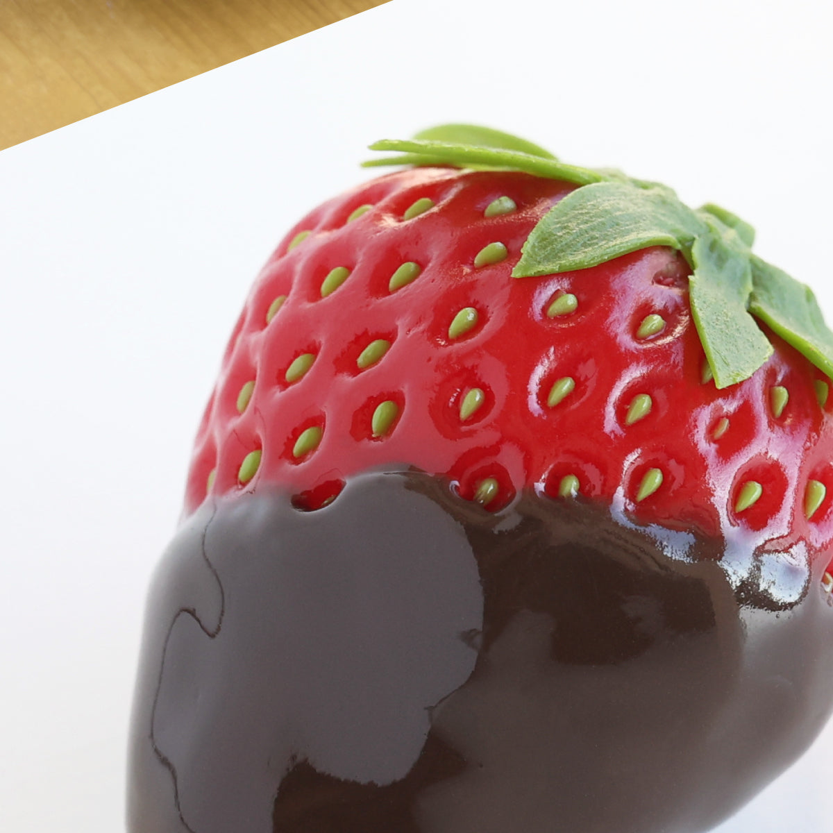 食べられない つやチョコいちご